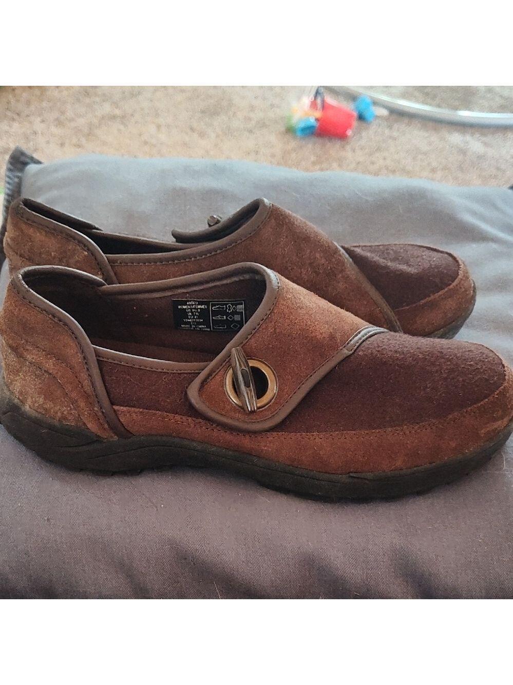 Lands' End Women's Brown Suede Flats - Picture 6 of 8